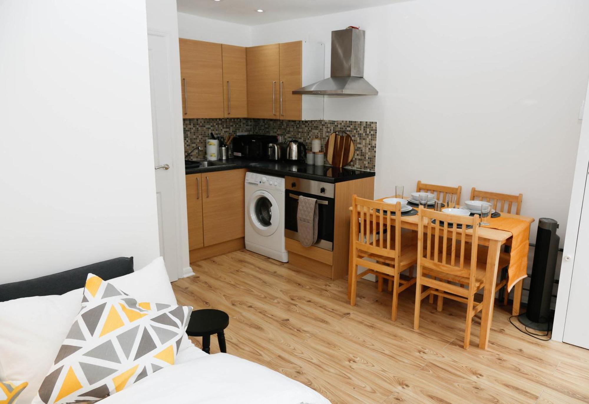 New Luxury Apartments In Central London Next To Shops, Cafes, Bars & Metro Eksteriør bilde