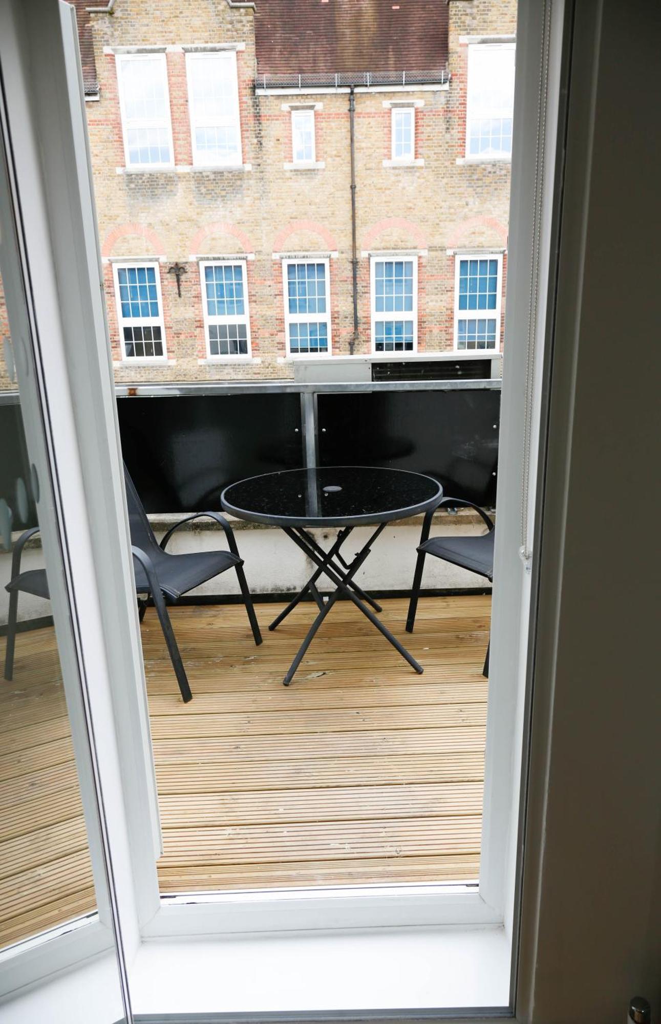 New Luxury Apartments In Central London Next To Shops, Cafes, Bars & Metro Eksteriør bilde