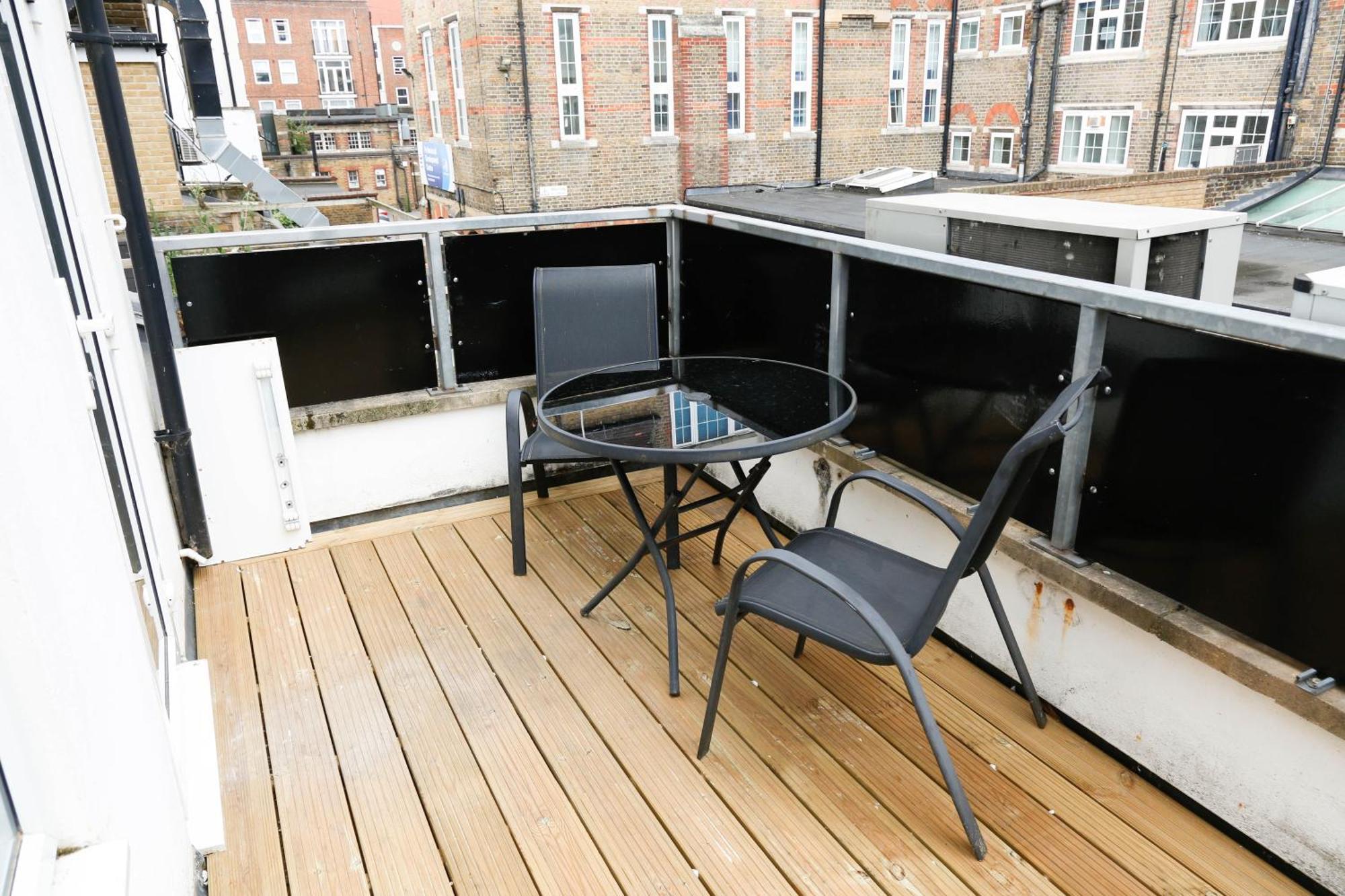 New Luxury Apartments In Central London Next To Shops, Cafes, Bars & Metro Eksteriør bilde