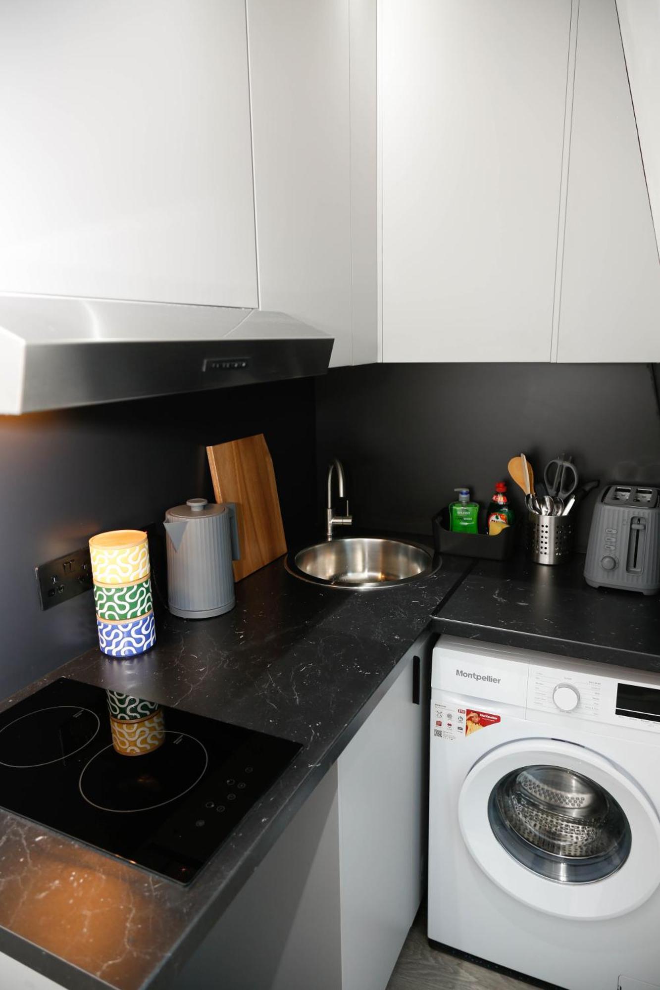 New Luxury Apartments In Central London Next To Shops, Cafes, Bars & Metro Eksteriør bilde
