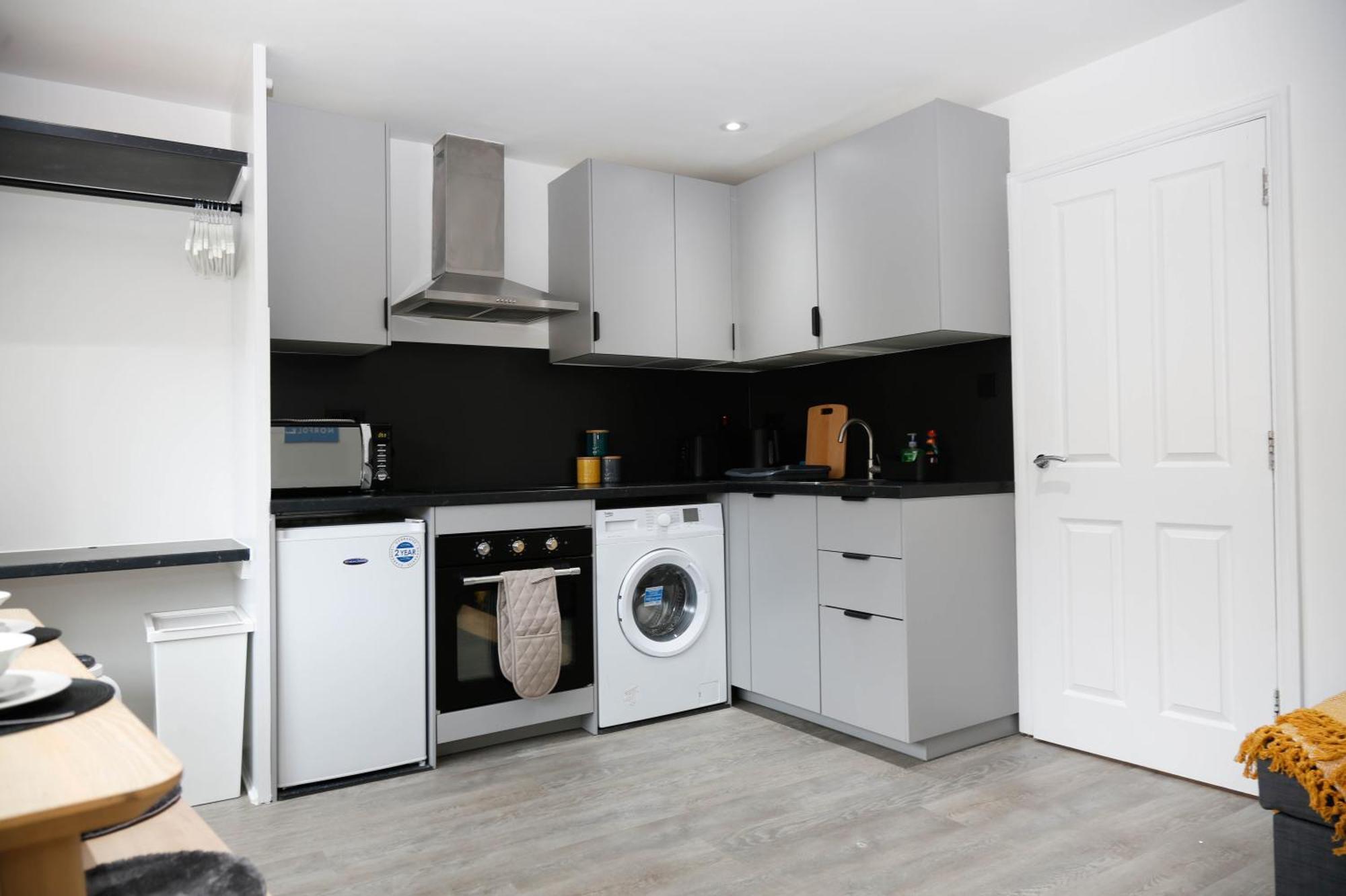 New Luxury Apartments In Central London Next To Shops, Cafes, Bars & Metro Eksteriør bilde